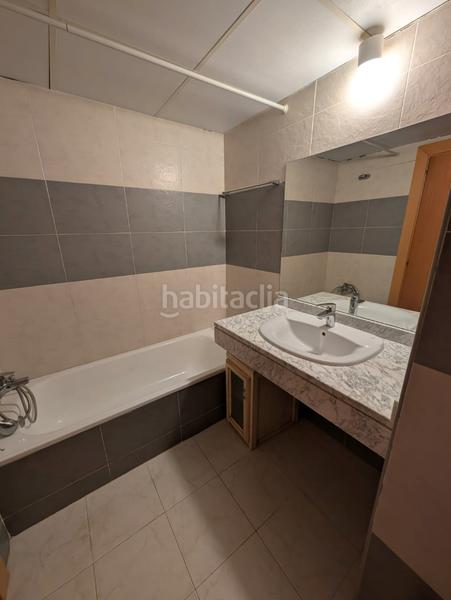 Foto dbc11e15-2714-4c74-ab8d-47d553d1ee96. Piso en calle josé antonio andrés rodríguez 5 amplio piso en valdeluz – con terraza, piscina, pádel y todo lo que necesitas en Yebes