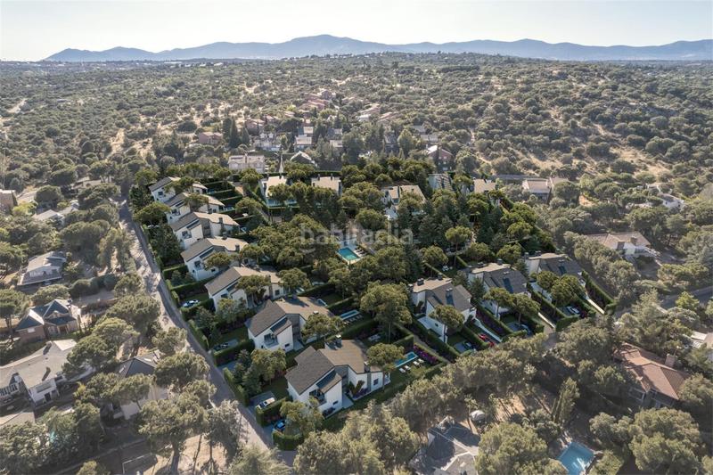 Foto de6883b4-a1e1-4ee0-b707-ede18c17d2c8. Casa bifamiliare 265m<sup>2</sup> in calle fresno 9 in Parquelagos-Puente Nuevo Galapagar