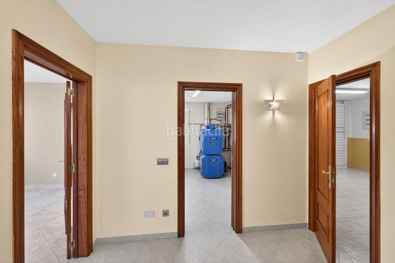 Foto 0302d283-4c1f-45b2-a43e-d8aa4597a8d1. Casa amb xemeneia calefacció aparcament piscina a Aiguaviva