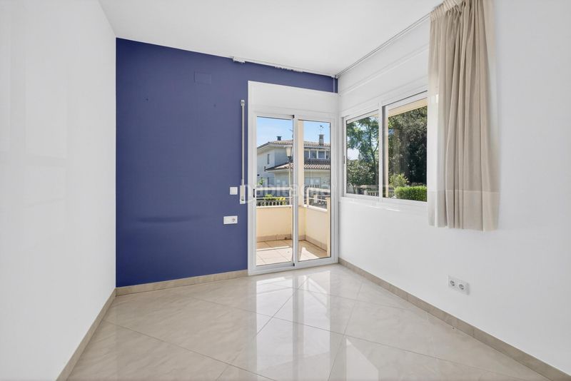 Foto 15efdbda-cd34-445c-abf1-cf49dfb5a35c. Casa amb xemeneia calefacció aparcament piscina a Aiguaviva