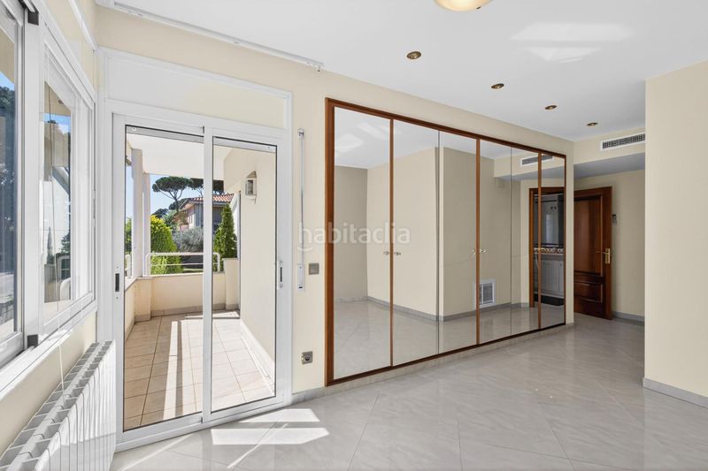 Foto 19aebd6d-c16c-4c8f-923a-d7665758ca5b. Casa amb xemeneia calefacció aparcament piscina a Aiguaviva