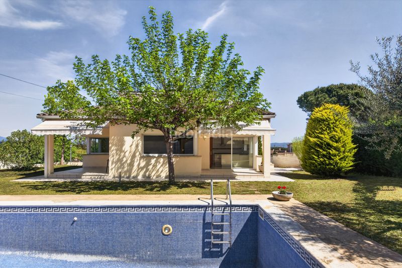 Foto 4955c9df-a1f9-4794-acaa-7488bce0cabe. Casa amb xemeneia calefacció aparcament piscina a Aiguaviva