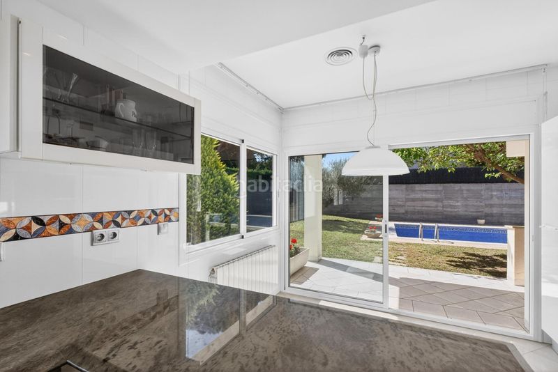 Foto 5ae338a8-2548-4ead-922a-24f7367ced27. Casa amb xemeneia calefacció aparcament piscina a Aiguaviva