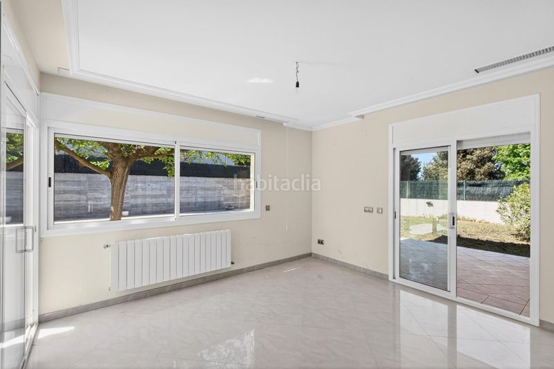 Foto af4283c8-6ace-44a8-b511-899dcc714960. Casa amb xemeneia calefacció aparcament piscina a Aiguaviva