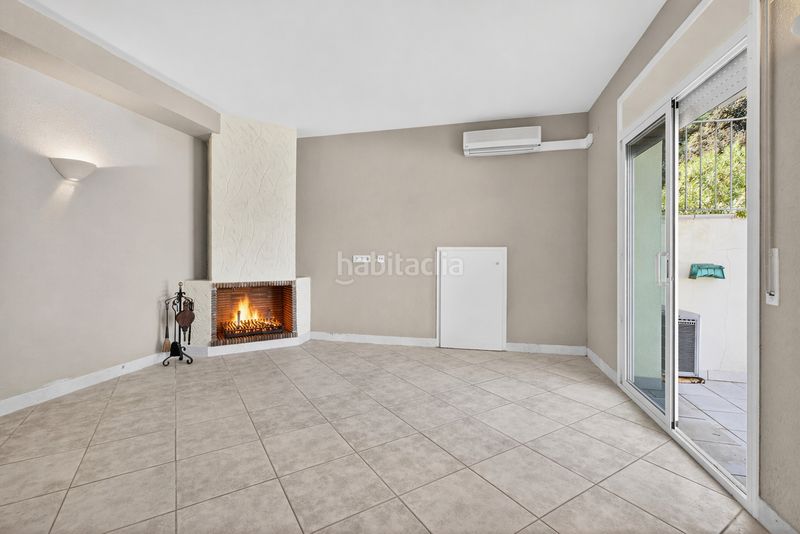 Foto be34de20-eceb-4f94-bd75-38e1318bed48. Casa amb xemeneia calefacció aparcament piscina a Aiguaviva