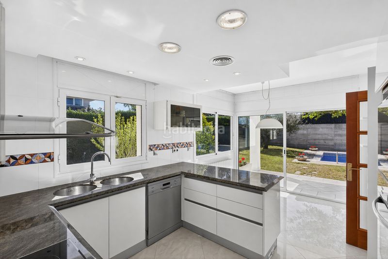 Foto e8a5d36f-76ad-4240-9d47-560e8b90f6c9. Casa amb xemeneia calefacció aparcament piscina a Aiguaviva