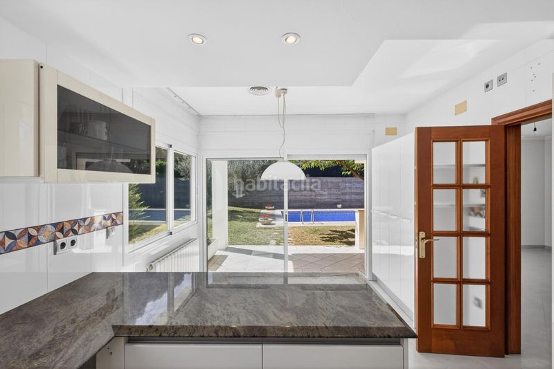 Foto fd69a48a-e41f-4f83-8b34-ed9dafe6cec4. Casa amb xemeneia calefacció aparcament piscina a Aiguaviva