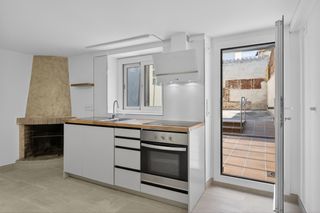 Casa a schiera  Carrer del mig. Casa de poble reformada el 2026, amb pati de 50 m² i ubicació ex