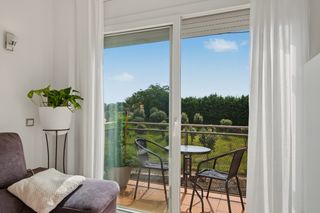 Appartement  Plaça dels països catalans. Pis en venda a sant dalmai amb pàrquing i ascensor