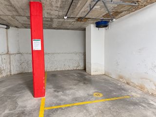 Aparcament cotxe a Carrer Ramon Turró i Darder 37