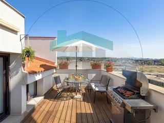 Dúplex a Nord. Ático dúplex muy luminoso y con dos terrazas en vilanova