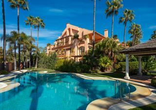Miete Etagenwohnung  Calle edgar neville. Exclusivo apartamento en primera linea de playa de puerto banus,