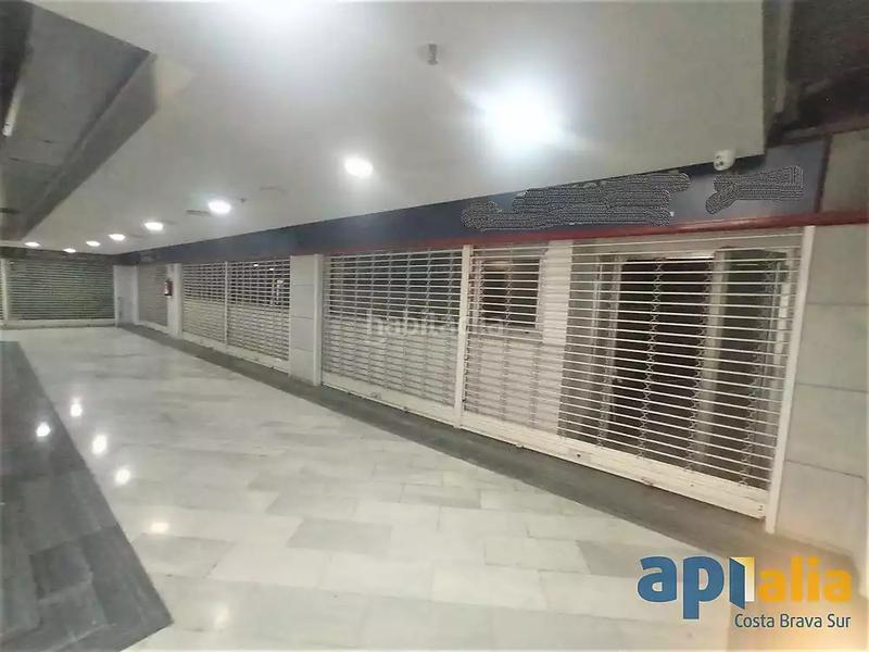 Foto a30df379-7b11-4e69-a592-81f4bb2faa22. Local comercial a Centre Lloret de Mar