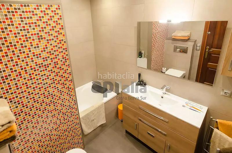 Foto e8e52419-57e2-4bf9-bbe3-4c3b13ea9522. Edificio in Centre Lloret de Mar