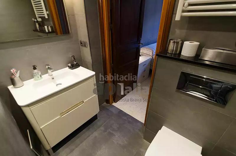 Foto f143798a-baef-4e2c-a1d9-3f38e23bc6ff. Edificio in Centre Lloret de Mar