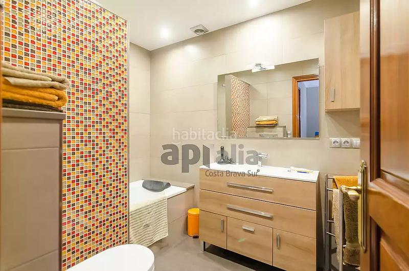 Foto f1dfc77f-c4cd-42a7-8296-2d1f45a37d72. Edificio in Centre Lloret de Mar