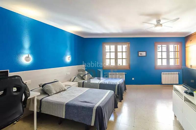 Foto fdbf28ee-b06f-4452-86ae-ad97f92a174a. Edificio in Centre Lloret de Mar