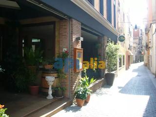 House in Centre. En venta restaurante emblemático de lloret, a 100m de la playa
