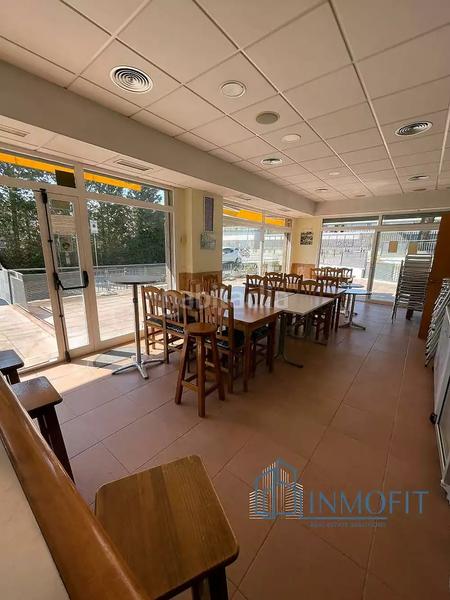 Foto d894a9d1-f222-4980-8bb5-4c42aa3ff9b4. Local comercial gran oportunidad! acogedor bar restaurante en venta en la zona rieral en Lloret de Mar