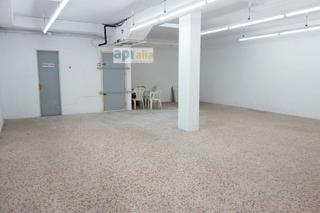Local commercial à Centre. Oportunidad de gran local comercial de 140 m2 en venta en el cen