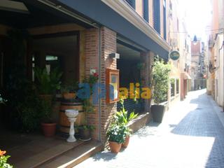 Local commercial à Centre. En venta restaurante emblemático de lloret, a 100m de la playa