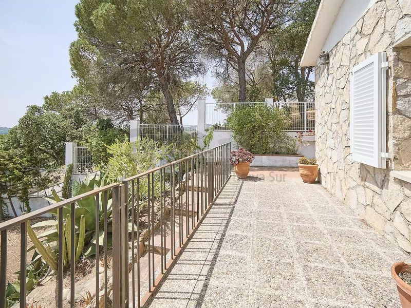 Foto ba908546-9772-436d-838e-6f70d28d9f0f. Xalet amb aparcament a Lloret Verd - Els Pinars Lloret de Mar