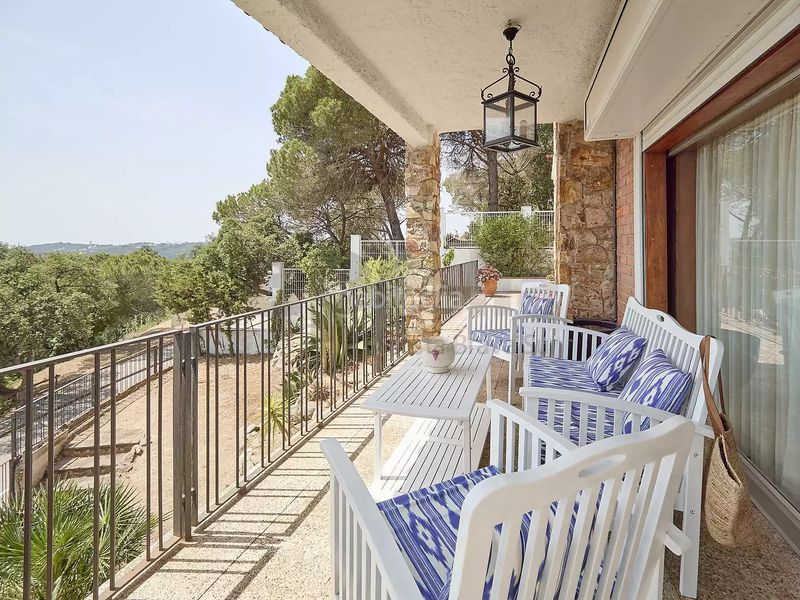 Foto fbf41d1c-6b0f-4d08-945f-144ae2bdee40. Xalet amb aparcament a Lloret Verd - Els Pinars Lloret de Mar