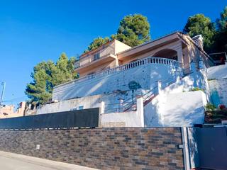 Maison  De les margarides. Gran casa reformada en parcela de 1.317 m con buhardilla y terra