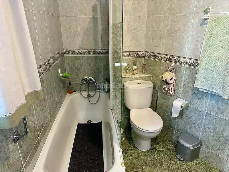 Foto e5cc4d8b-2fde-439d-90eb-a57e0b7496d9. Casa adosada en Fenals Lloret de Mar