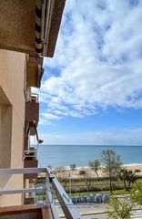 Pis a Centre. Piso con licencia tur�stica y vistas al mar en pineda de mar