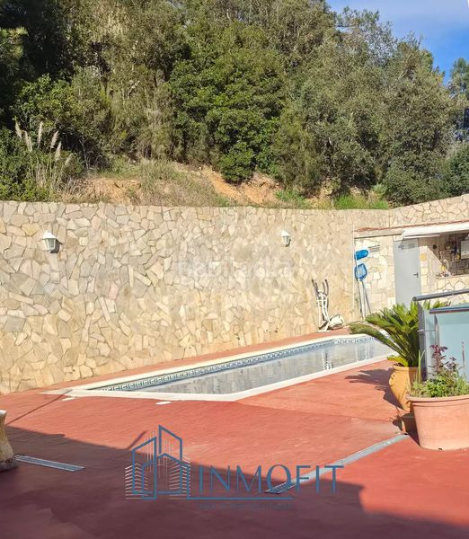 Foto 74aeac5c-5411-45c2-ab01-2c4a9fbaee18. Casa amb calefacció piscina a Aiguaviva Parc Vidreres