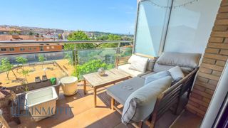 Apartment in Mas Florit-Ca la Guid�. Magn�fico piso de 3 habitaciones con terraza, parking y trastero