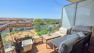 Appartement à Mas Florit-Ca la Guidó. Magnífico piso de 3 habitaciones con terraza, parking y trastero