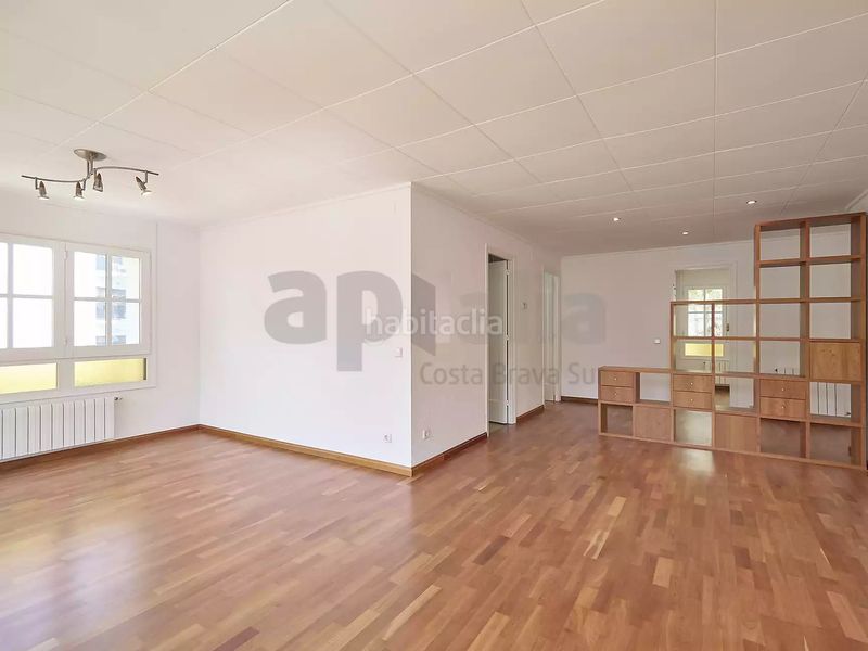 Foto 470e9ef9-b6fc-4825-b7c9-5c08b57900ad. Apartament amb aparcament a Centre Lloret de Mar