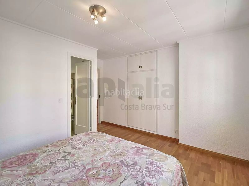 Foto 5abf42d7-7427-42f5-bada-42a1c9eef72b. Apartament amb aparcament a Centre Lloret de Mar