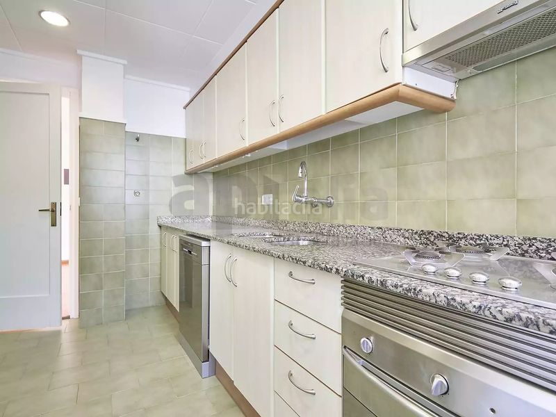 Foto 9cca9420-1945-4ab3-b632-4034fea35bf2. Apartament amb aparcament a Centre Lloret de Mar