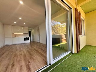Apartment in Canyelles. Apartamento con licencia turística en la playa de cala canyelles