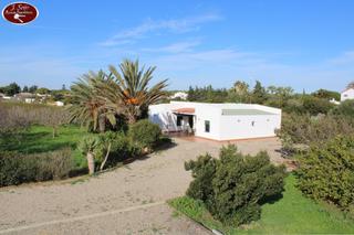 Mas  Carril de los amaya. Campo con dos construcciones en escrituras.