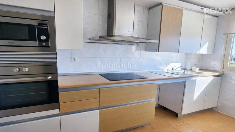 Foto ebad6a46-bf2a-47db-a21f-55009af41a80. Pis amb aparcament piscina a Sanchinarro Madrid