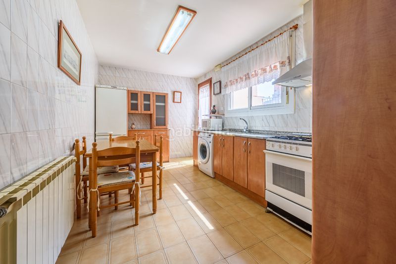 Foto 2ca8042d-5a36-44e7-ab09-ce8f7eb2de71. Casa amb aparcament a Constantí