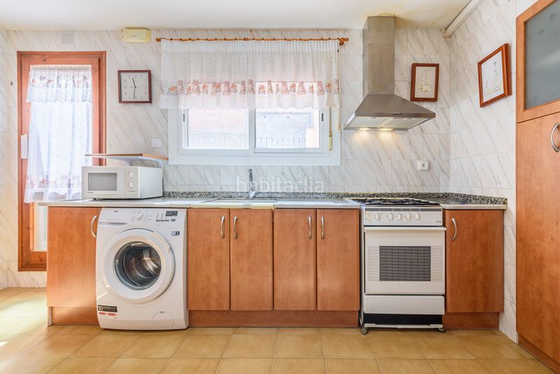 Foto dda52b23-c325-49d5-9aac-6d215d35d9b3. Casa amb aparcament a Constantí