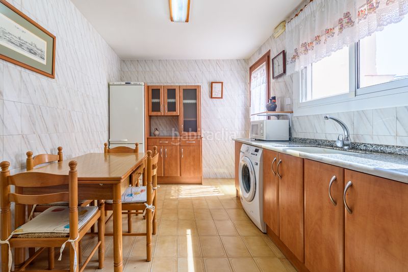 Foto f654df97-bcec-4a7d-97be-2029580fb4bd. Casa amb aparcament a Constantí