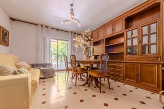 Pis  Carrer rovira i virgili. Piso en rovira i virgili