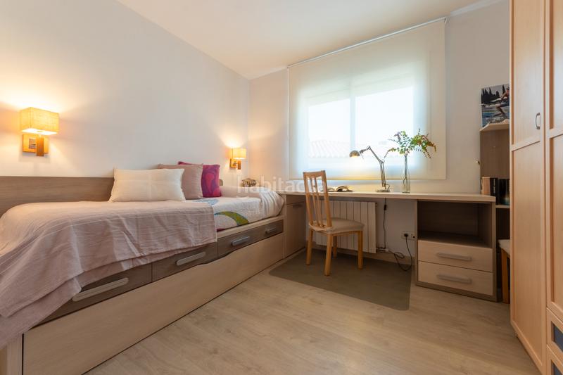 Foto d0175e61-6600-45b4-b8fc-6706655f16f6. Casa pareada en carrer santes creus 14 chalet pareado en roda de bera en Roda de Barà