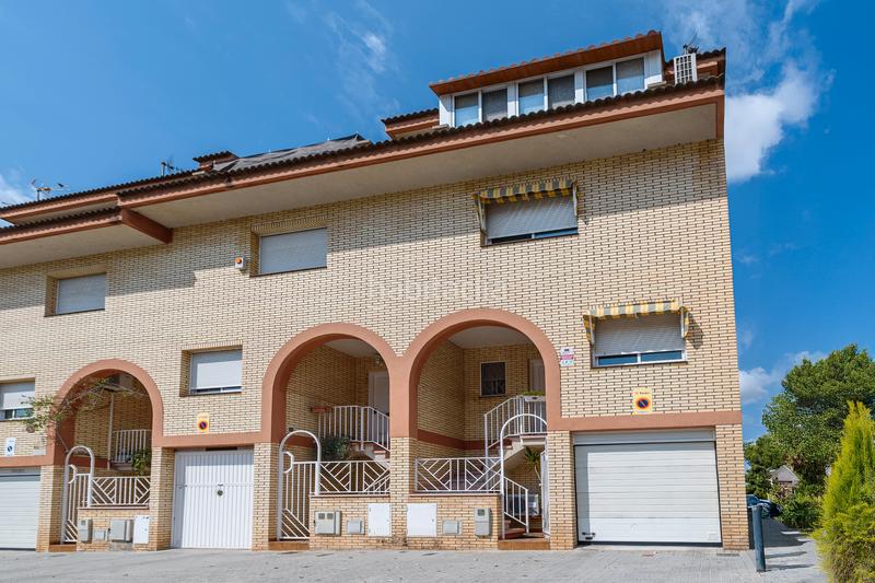 Foto 6c8d47b7-080d-44f3-bb26-1a9ebcb1ca85. Chalet en carrer riu besòs 4-23 chalet pareado en carrer riu besós en Tarragona