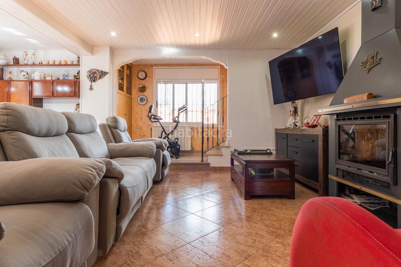 Foto 0c441d4f-ca33-40b3-bfed-3d2f0f02bd0f. Casa amb xemeneia calefacció aparcament piscina a Catllar (El)