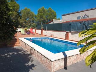 Maison  Carrer sector-j. Casa independiente reformada, ideal para grandes familias