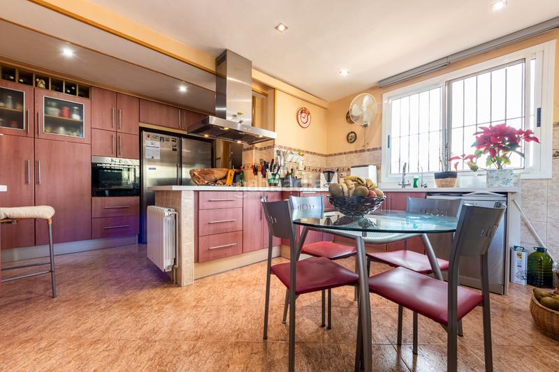 Foto bb02e2c4-5723-4c58-a379-f282385311c8. Casa amb xemeneia calefacció aparcament piscina a Catllar (El)