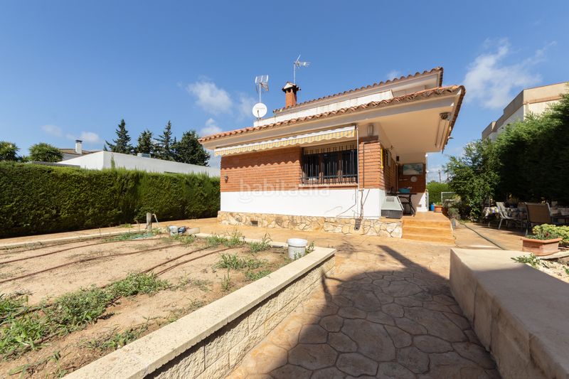 Foto 42515a7d-c435-4076-acc3-61edde52e01f. Casa amb xemeneia calefacció aparcament a Barenys Salou