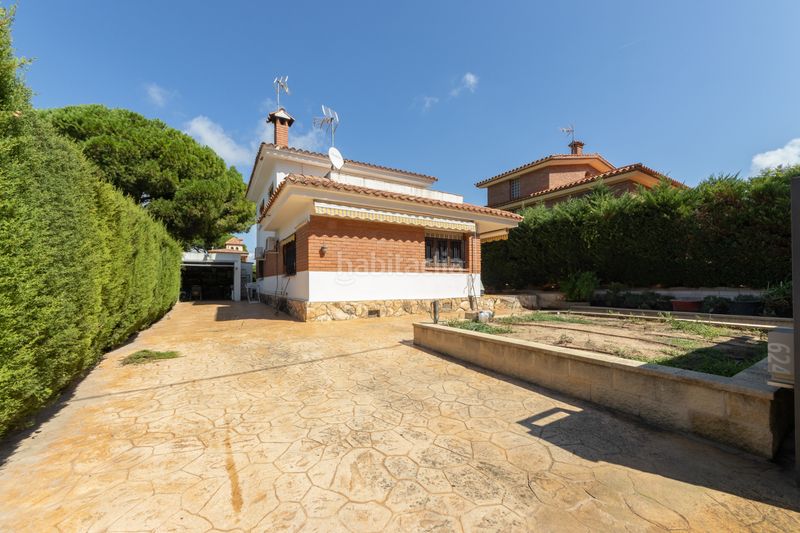 Foto ab605d68-5f65-47b1-9c69-515c2210cd84. Casa amb xemeneia calefacció aparcament a Barenys Salou